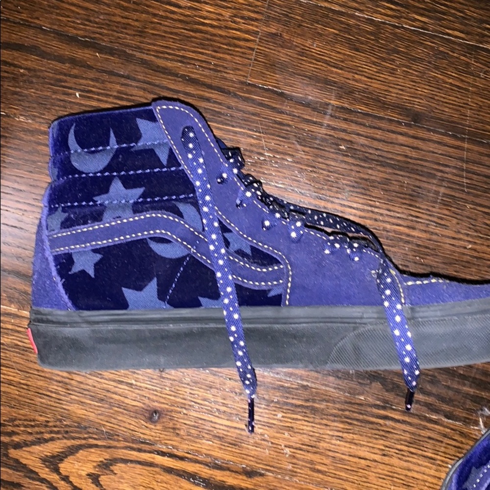 Vans - Picture 2 of 3